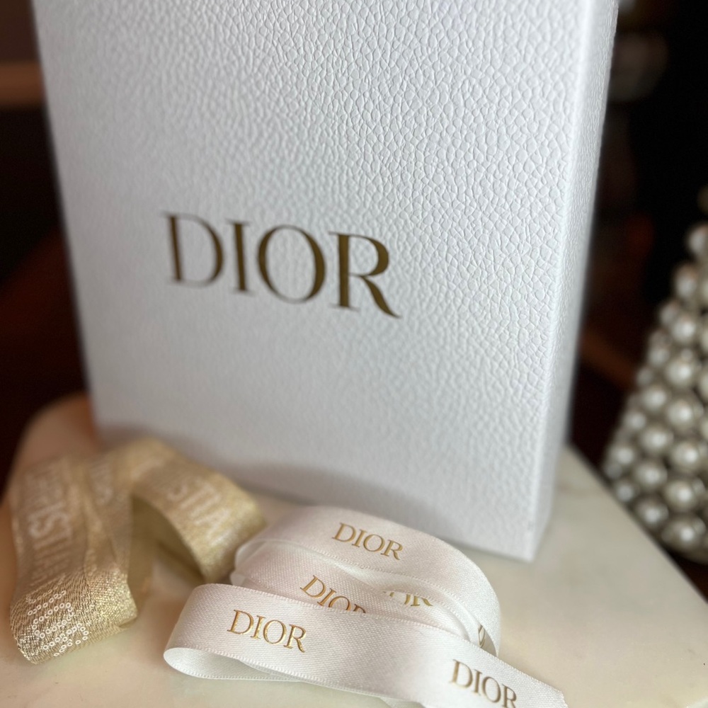 Dior Elegant Gold & White Ribbon Collection w/Beautiful White Box for Gifting - Picture 3 of 10